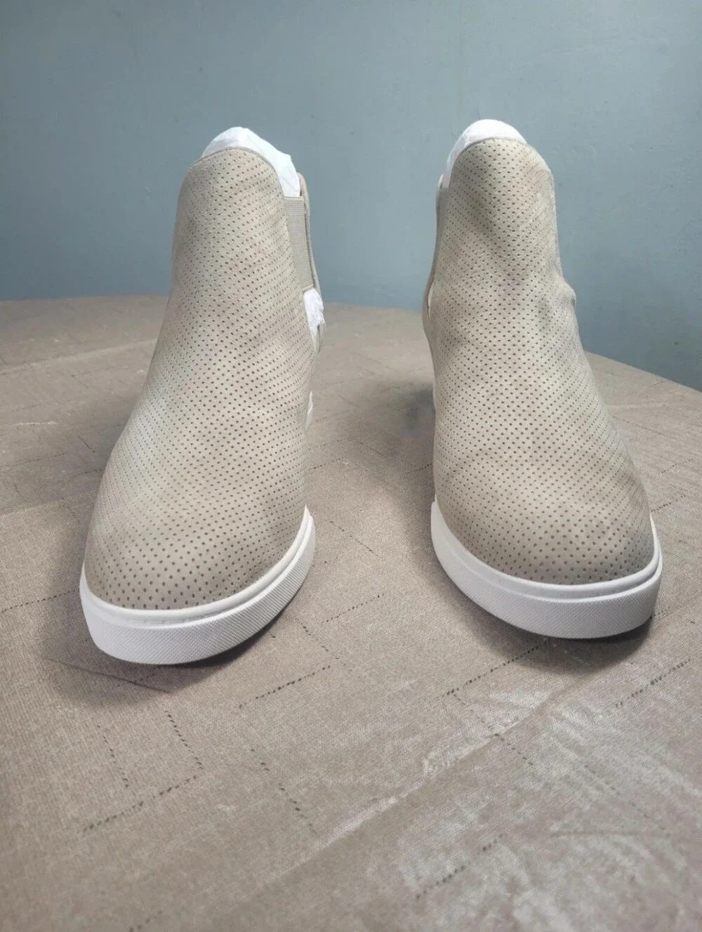 Linea Paolo Amanda 10.5 Wedge Booties Slip On Perforated Taupe Grey Women's